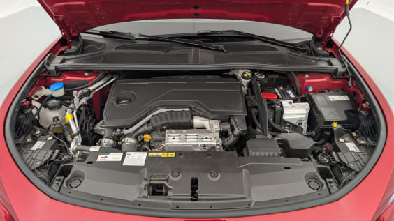 Peugeot 408 Hybrid 145 e-DCS6 GT Rouge Elixir