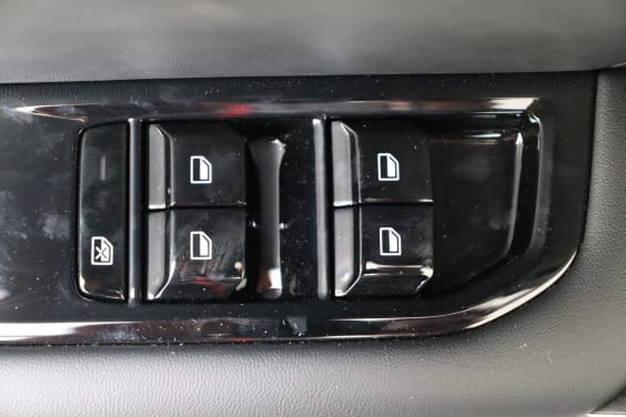 MG MG4 Trophy Extended Range EV 77 kWh 6AT RWD White