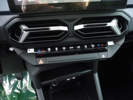 Dacia BIGSTER 1.2 MILD HYBRID 130CH EXPRESSION 4X4 Gris Schiste