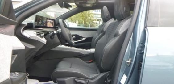 Peugeot 3008 Hybrid 145 e-DCS6 GT Bleu Ingaro