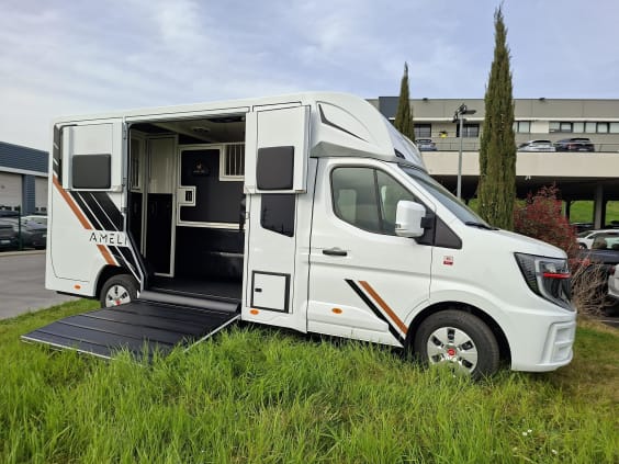 Ameline HARAS 5 PLACES RENAULT MASTER -  DCI 170 CV - 2.0 L - L4 -  BVA Blanc