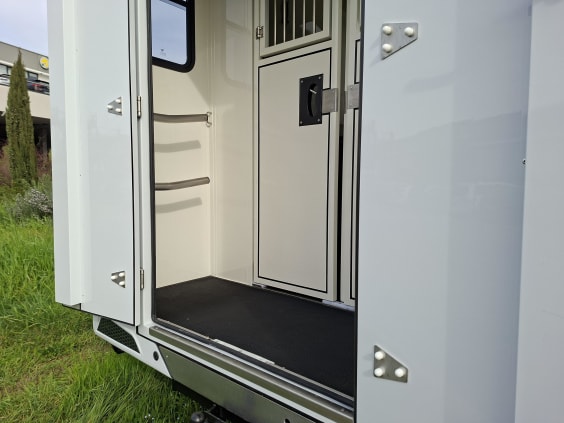 Ameline HARAS 5 PLACES RENAULT MASTER -  DCI 170 CV - 2.0 L - L4 -  BVA Blanc