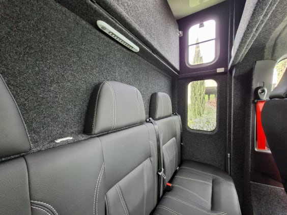 Ameline HARAS 5 PLACES RENAULT MASTER -  DCI 170 CV - 2.0 L - L4 -  BVA Blanc