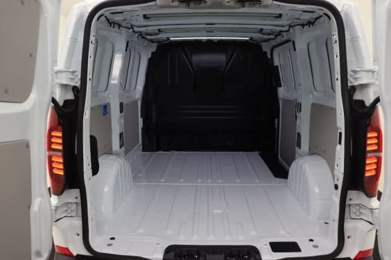 Volkswagen Transporter T7 Fourgon 3100 mm 2.0 TDI 110 hp Man.6 White