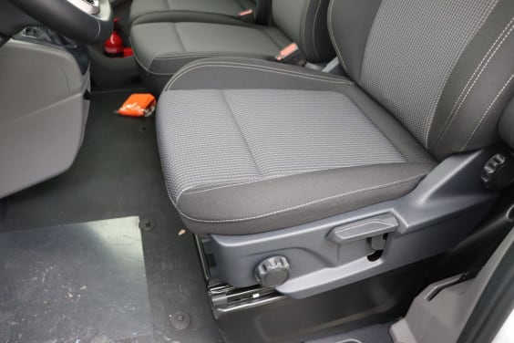 Volkswagen Transporter T7 Fourgon 3100 mm 2.0 TDI 110 hp Man.6 White