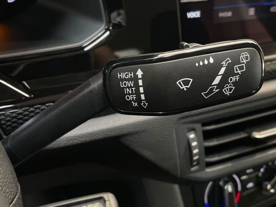 Volkswagen POLO Polo 1.0 TSI 95 S&S BVM5 Life Plus Noir