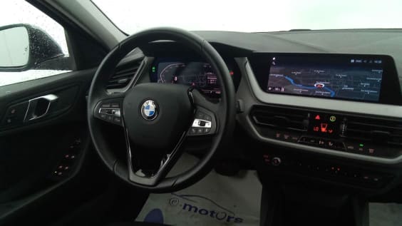 BMW Serie 1 F40 116i 109 ch DKG7 Skyscraper Grau Métallisé
