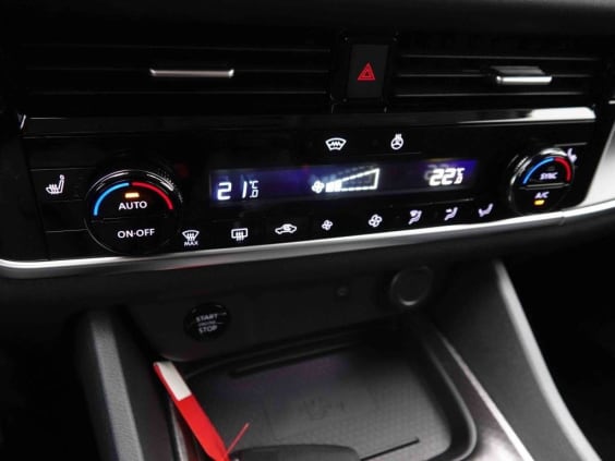 Nissan QASHQAI 1.3 DIG-T MHEV 158 X-Tronic N-Connecta Gris