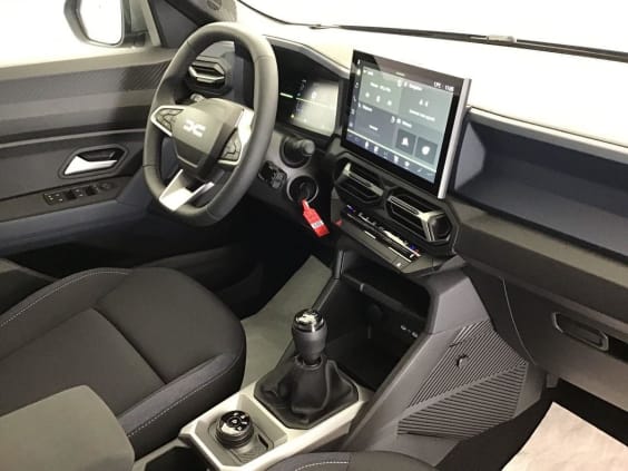 Dacia BIGSTER Expression 1.2 MHEV  130 Noir Nacre