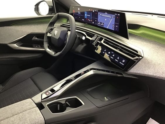 Peugeot 5008 Gt 1.2 HYBRID 145 gris artense