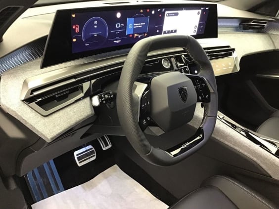 Peugeot 5008 Gt 1.2 HYBRID 145 Blanc Okenite