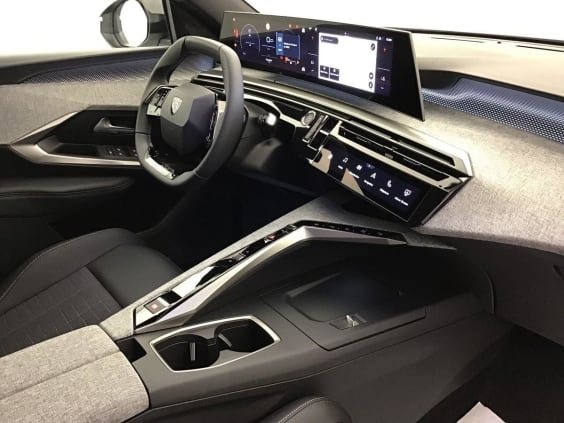 Peugeot 5008 Gt 1.2 HYBRID 145 Blanc Okenite