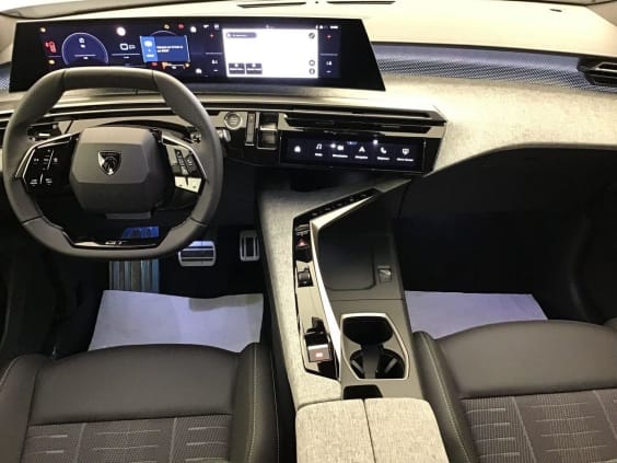 Peugeot 5008 Gt 1.2 HYBRID 145 Blanc Okenite