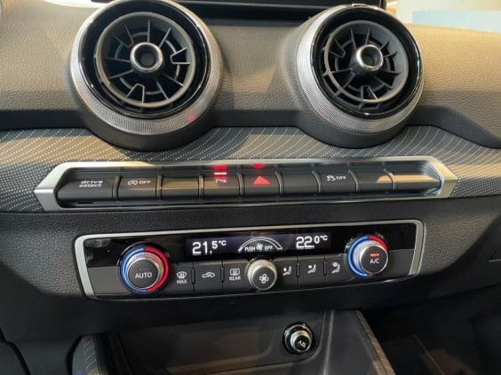 Audi Q2 35 TFSI 150 S tronic 7 S Line Bleu Navarre