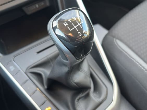 Volkswagen POLO 1.0 tsi 95 vw edition Gris
