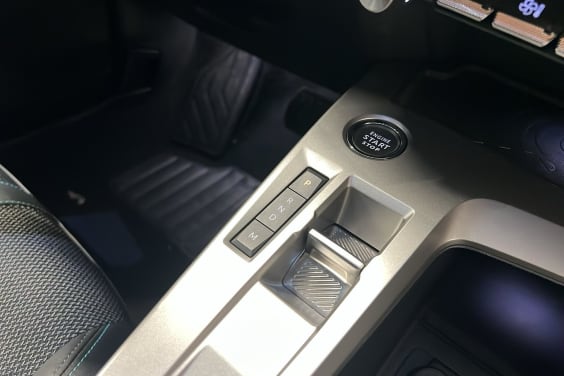 Peugeot 408 Hybrid 145 e-DCS6 Allure Gris Selenium