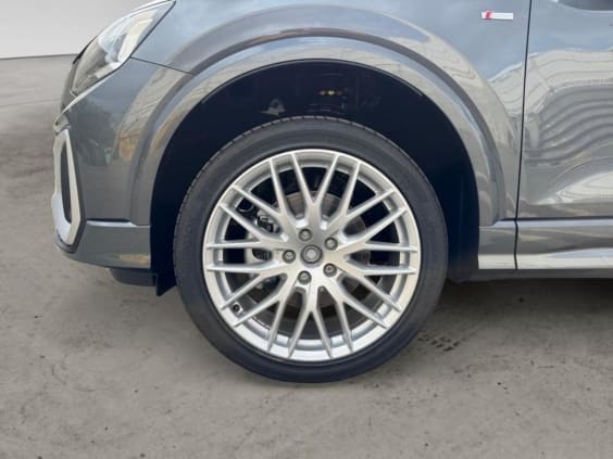 Audi Q2 35 TFSI 150 S tronic 7 S Line Gris Daytona