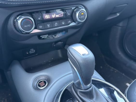 Nissan JUKE 1.0 dig-t 114 tekna dct Noir