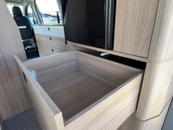 Stylevan Emotion BELIZE NEW FORD CUSTOM 2.0L 170 CV BVA 8 RAPPORTS 4X4 Gris Matter 