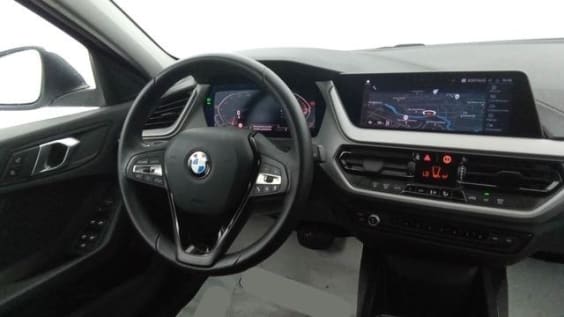 BMW Serie 1 F40 116i 109 ch DKG7 Mineralweiss