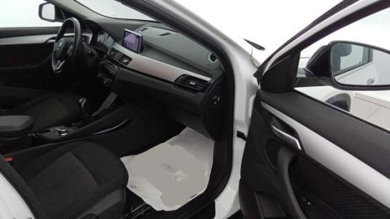 BMW X2 F39 X2 SDRIVE 18I 136 CH BVM6 BUSINESS DESIGN Mineralweiss