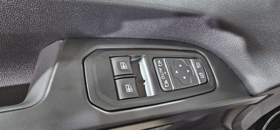 Nissan PRIMASTAR COMBI Primastar Combi L2H1 3.0t 2.0 dCi 170 S/S BVA9 N-Connecta Gris Comète