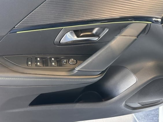 Peugeot 208 PureTech 130 S&S EAT8 GT Blanc Nacre