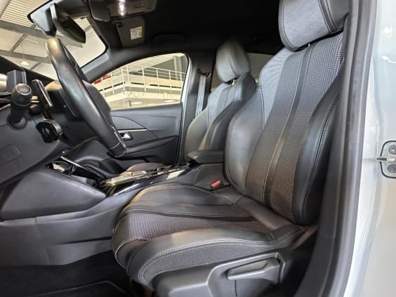 Peugeot 208 PureTech 130 S&S EAT8 GT Blanc Nacre