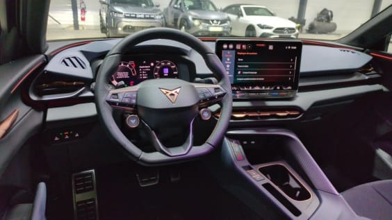 Cupra Terramar Terramar 1.5 ETSI HYBRID 150 CH DSG7 V Noir Minuit