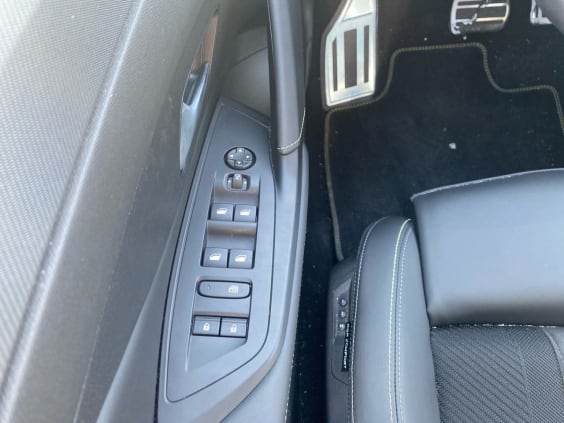 Peugeot 408 Hybrid 145 gt e-dcs6 Noir