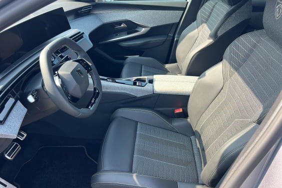 Peugeot 3008 Hybrid 145 e-DCS6 GT Gris Artense / Toit Noir