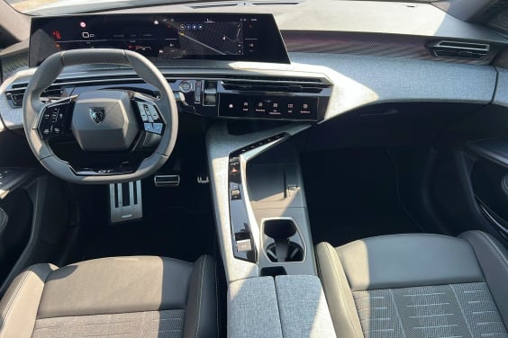 Peugeot 5008 Hybrid 145 e-DCS6 GT Blanc Okenite
