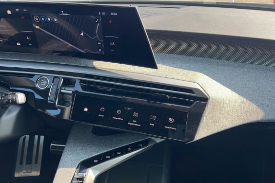 Peugeot 5008 Hybrid 145 e-DCS6 GT Blanc Okenite