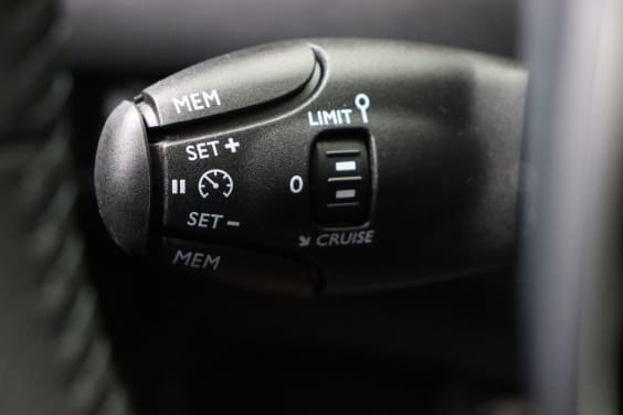 Peugeot 2008 Allure 1.2 Turbo 100 hp Man.6 Blue
