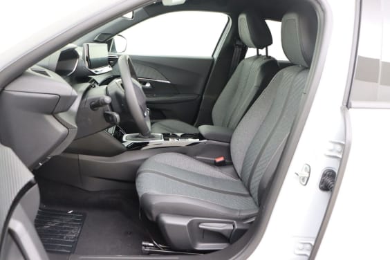 Peugeot 2008 Allure 1.2 Turbo 100 hp Man.6 White