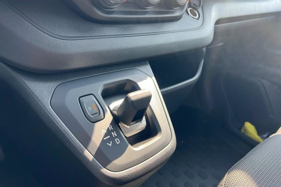 Renault TRAFIC CABINE APPROFONDIE L2H1 3T BLUE DCI 150 AUTO ADVANCE Noir Minuit