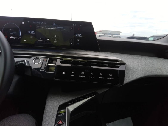 Peugeot 3008 Hybrid 136 e-DCS6 Allure gris artense