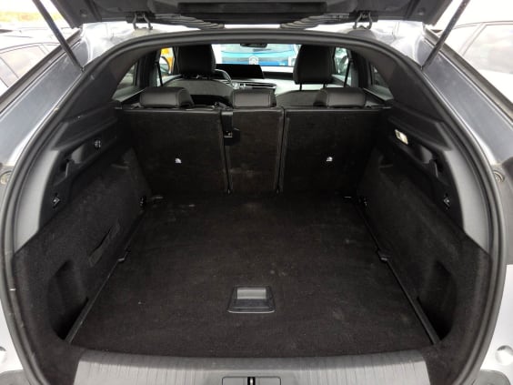 Peugeot 3008 Hybrid 136 e-DCS6 Allure gris artense