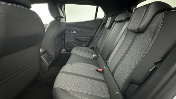 Peugeot 2008 2008 II 1.2 Hybrid 145ch Allure e-DCS6 Blanc Okenite