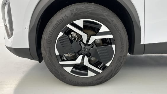 Peugeot 2008 2008 II 1.2 Hybrid 145ch Allure e-DCS6 Blanc Okenite