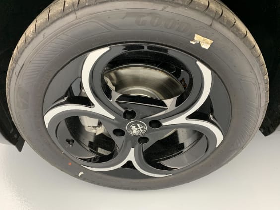 Alfa Romeo Junior 1.2 Ibrida 145 ch e-DCT6 Ti Noir Tortona