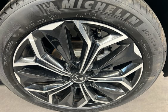DS DS4 BlueHDi 130 EAT8 Etoile - Alcantara Gris Platinium