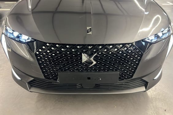 DS DS4 BlueHDi 130 EAT8 Etoile - Alcantara Gris Platinium