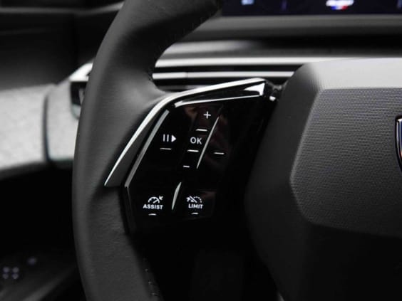 Peugeot 3008 145 e-DSC6 HYBRID Allure Bleu