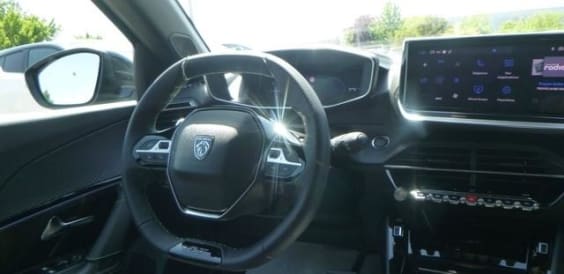 Peugeot 2008 Hybrid 145 e-DCS6 GT Noir Perla Nera