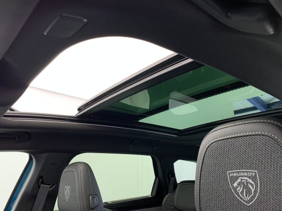 Peugeot 5008 Hybrid 145 e-DCS6 GT Bleu Obsession / Toit Noir