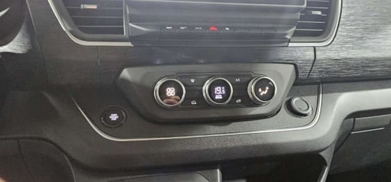 Renault TRAFIC CABINE APPROFONDIE TRAFIC CA BLUE DCI 170 L1H1 3T AUTO EXTRA Gris Urbain