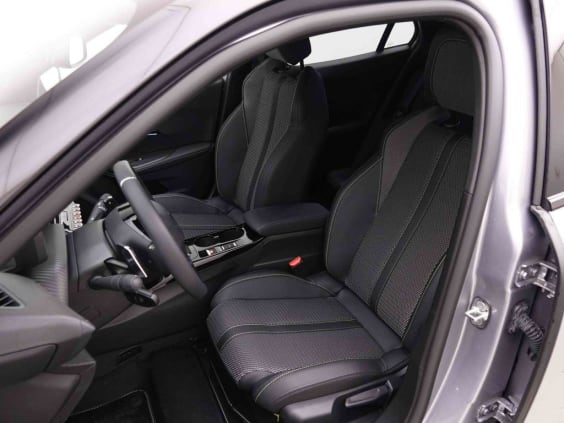 Peugeot 2008 HYBRID 145 AUT GT Gris