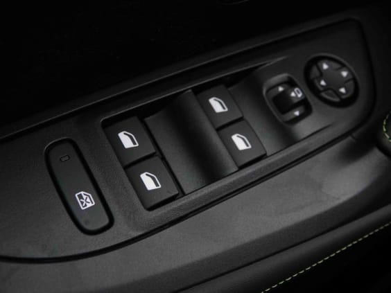 Peugeot 2008 HYBRID 145 AUT GT Gris