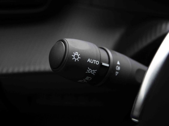 Peugeot 2008 HYBRID 145 AUT GT Gris